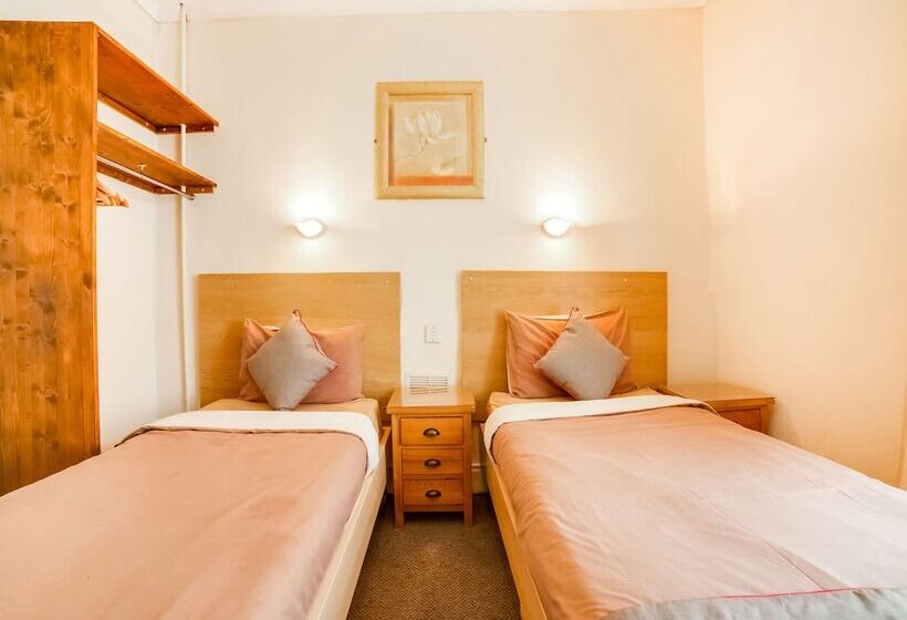 فندق Station Road Inn