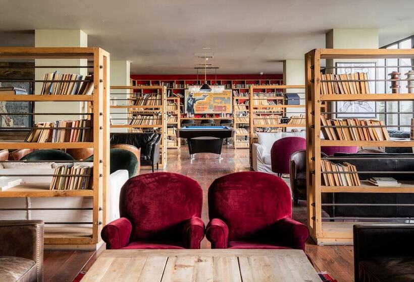 استراحتگاه Rooms Hotel Kazbegi