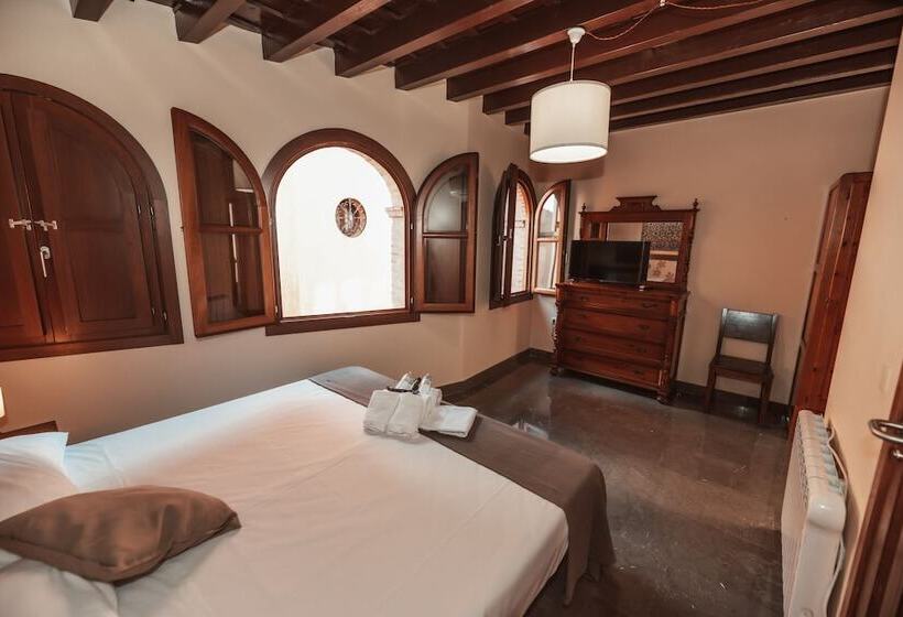 هاستل Mercader De Sedas