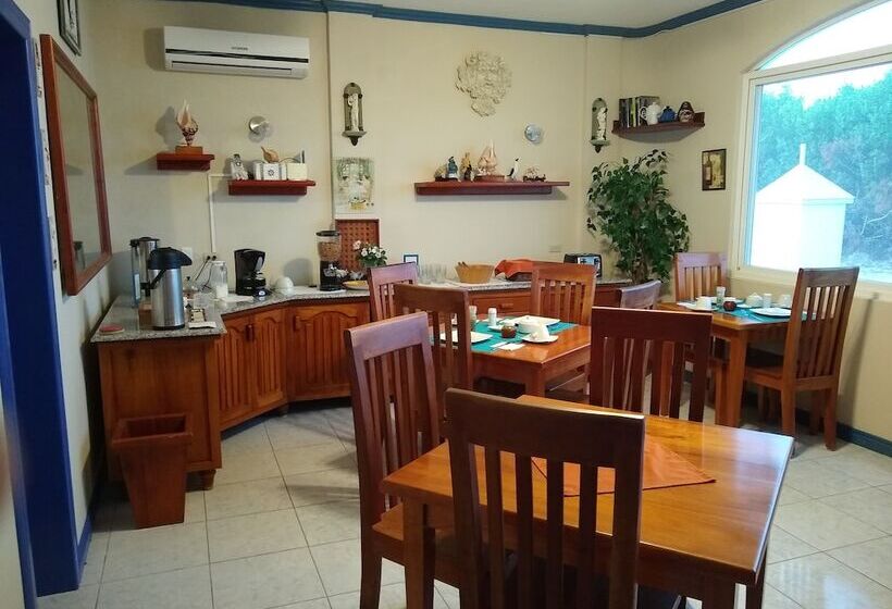 تختخواب و صبحانه Drake Inn