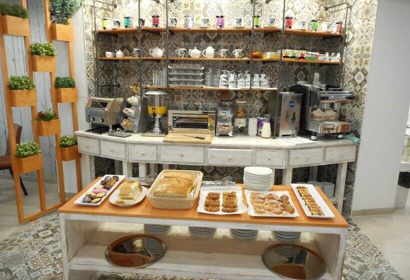 هتل Hostal Gran Vía