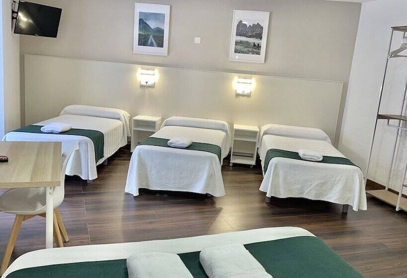 هتل Hostal Gran Vía