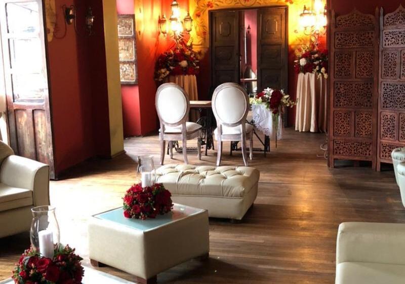 Roka Plaza Hotel Boutique