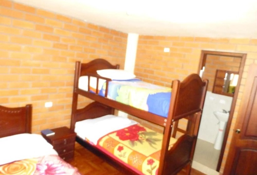 هاستل Hostal Nomada