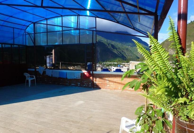 هاستل Hostal Nomada