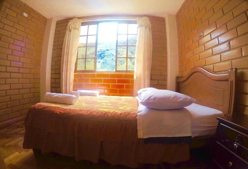 هاستل Hostal Nomada