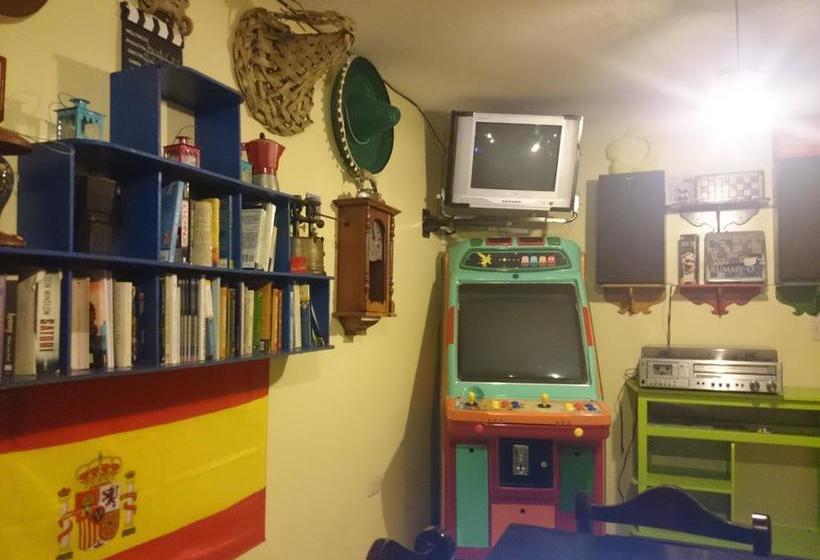 تختخواب و صبحانه Flying Donkey