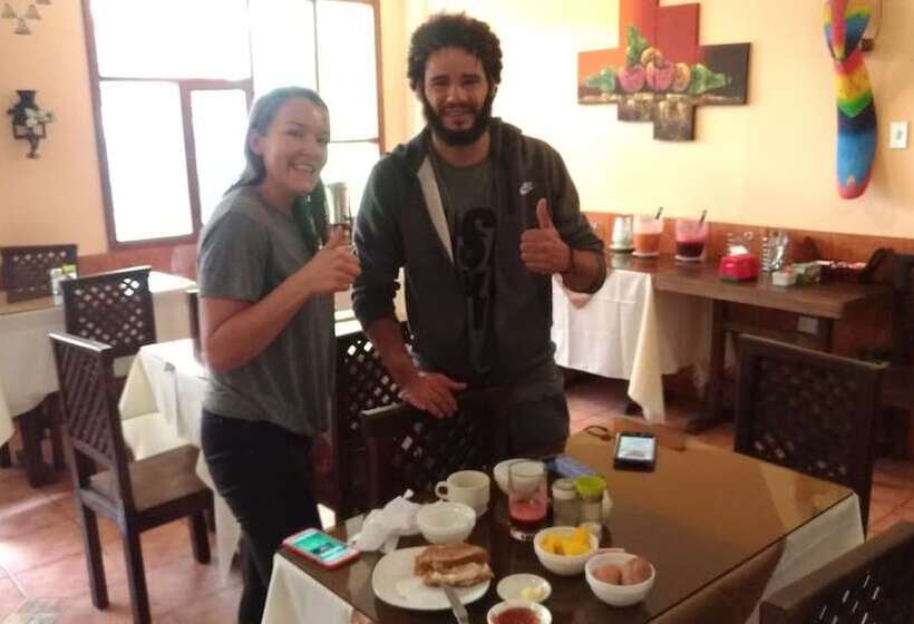 تختخواب و صبحانه Hostal & Spa Casa Real