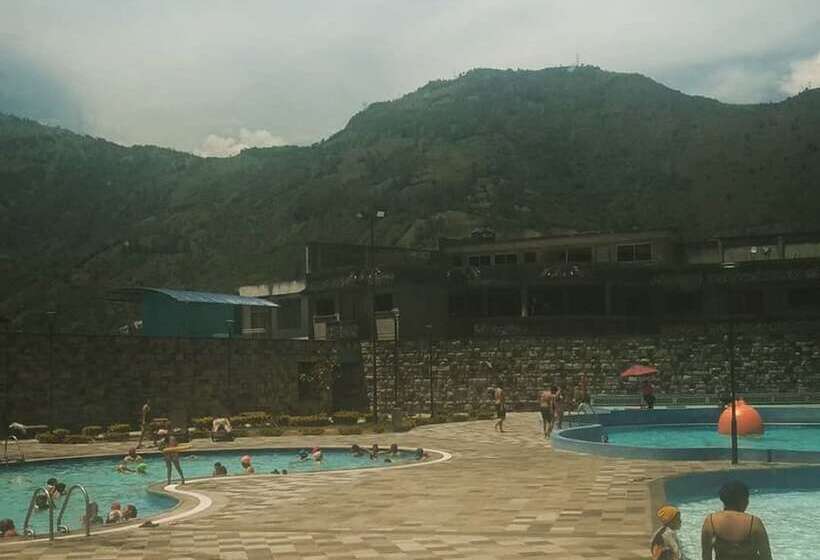 تختخواب و صبحانه Hostal & Spa Casa Real