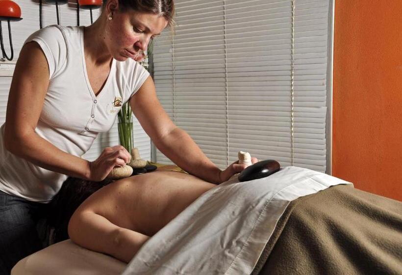 هتل Brisas Serranas