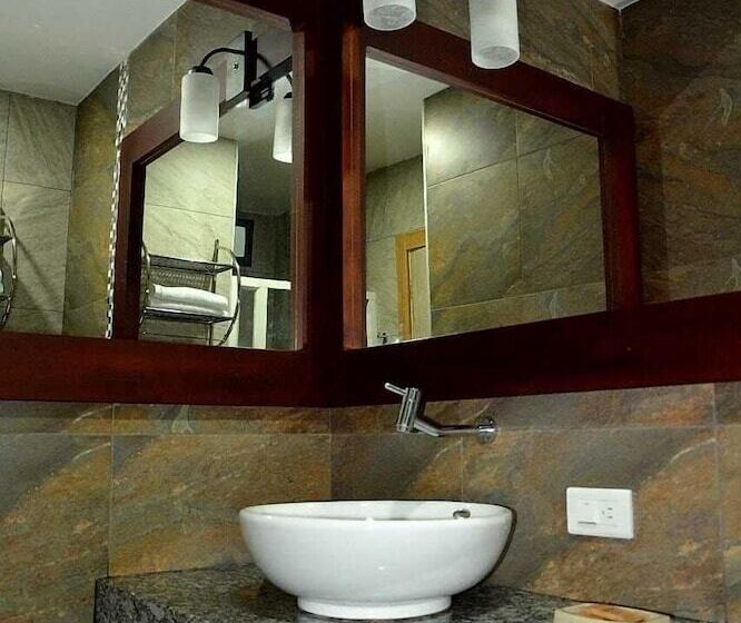 هتل Casablanca Salinas