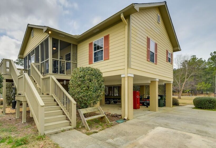 Lakefront Georgia Escape W/ Fire Pit & Boat Dock!