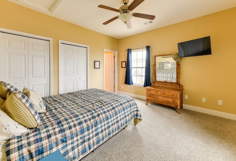 Lakefront Georgia Escape W/ Fire Pit & Boat Dock!