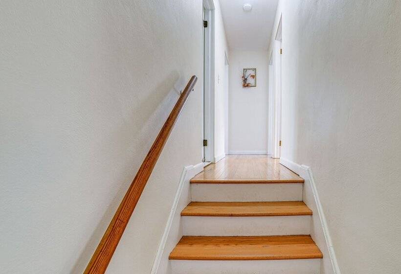 New York Abode: 2 Mi To Binghamton University!