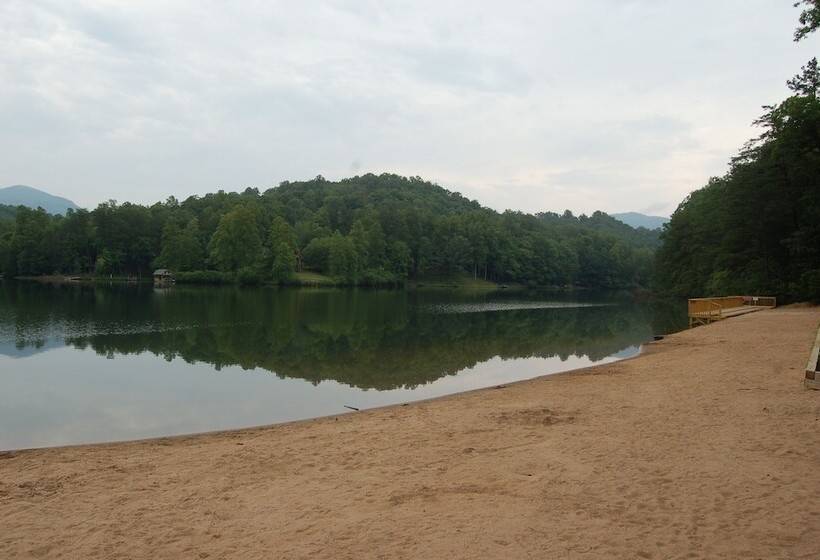 Spacious Cabin With Fantastic Long Range Mountain And Lake Views   Lake Lure   The Overlook 4 Bedroo