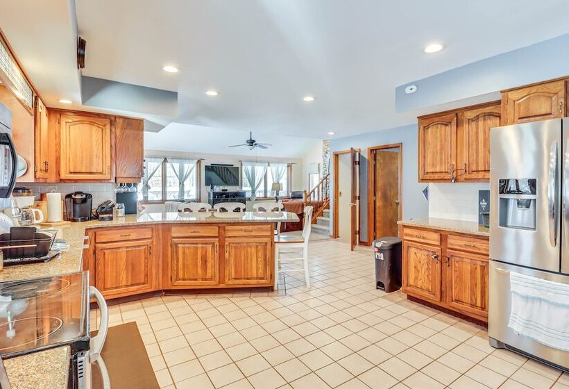 Spacious Hazleton Home   Walk To Lake Susquehanna!