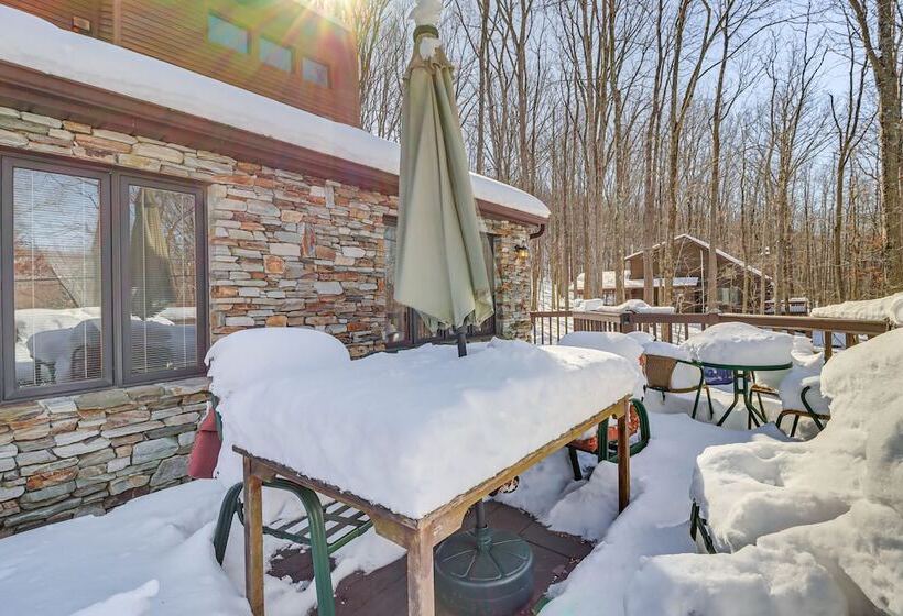 Spacious Hazleton Home   Walk To Lake Susquehanna!