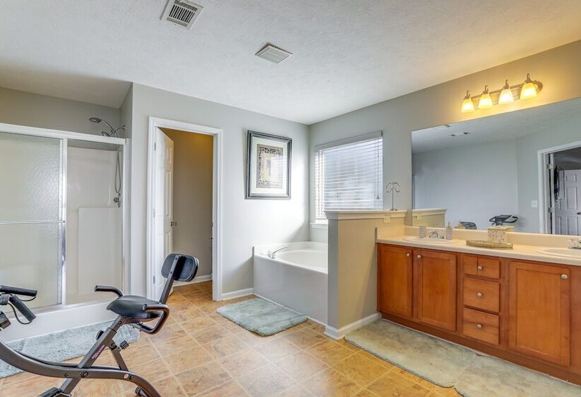 Spacious Snellville Home: 28 Mi To Atlanta!