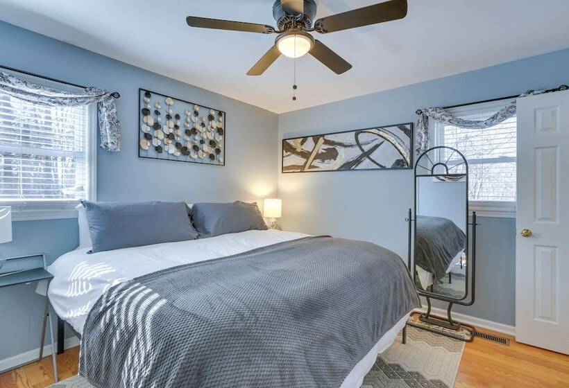 Charming Eden Home W/ Furnished Deck & Fire Pit!