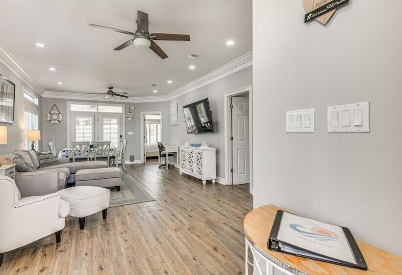 Destin Home W/ Community Pool & Beach Access