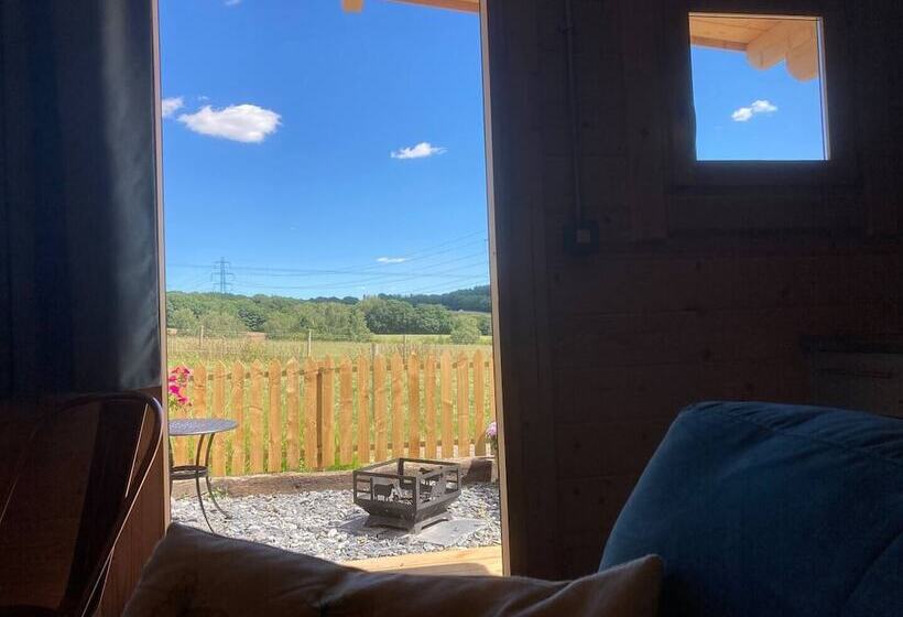 ホテル Captivating 1 Bed Lodge In Chesterfield