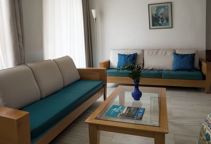 هتل Chrispy Beach Resort