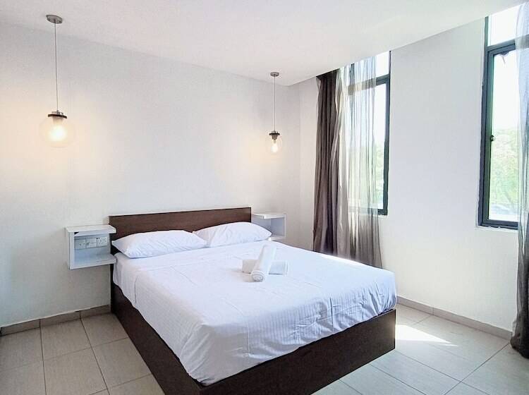 Kozi Hotel Danga Bay