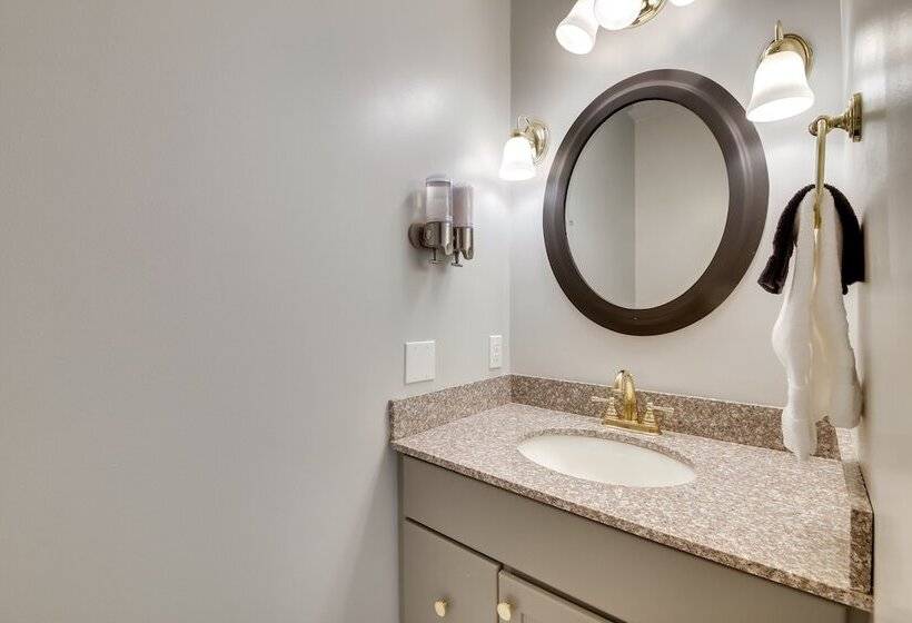 Oceanfront Mid Coast Maine Home W/ Private Beach!