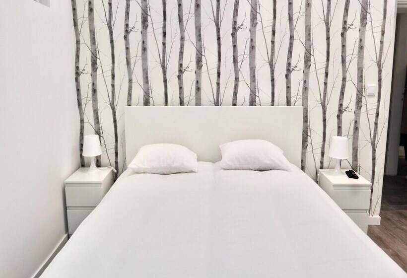 بنسيون Matching Loures Guest House