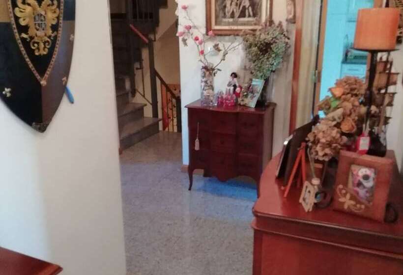 بنسيون Room In Apartment   Suite Room 6 In Albarraque, Sintra Between Cascais