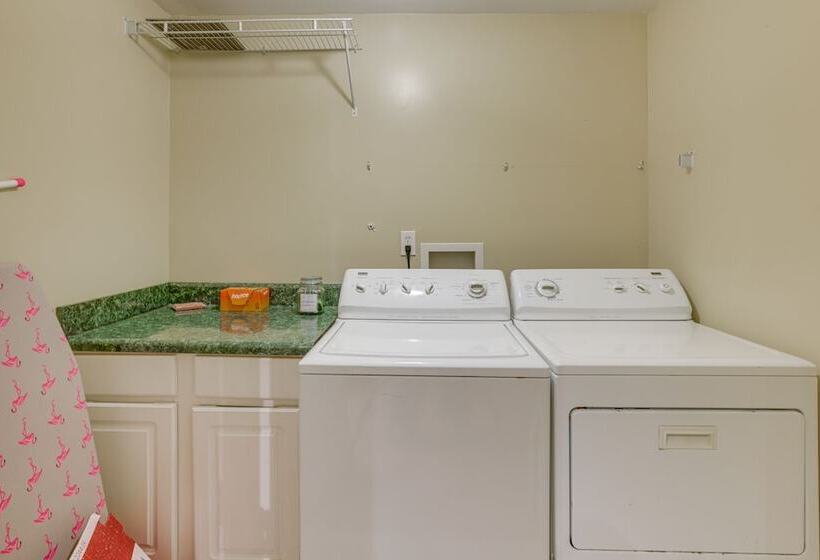 Pet Friendly Birmingham Cottage W/ Private Hot Tub