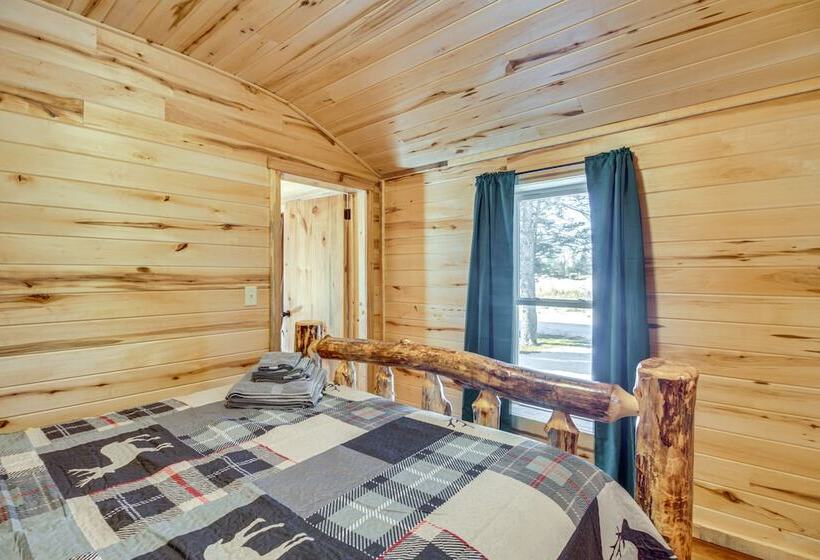 Minnesota Escape Near Snowmobiling & Fishing!