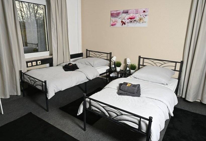 Pott Hostel   Zimmervermietung