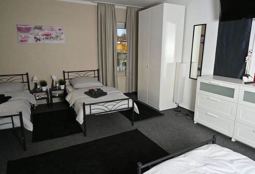 Pott Hostel   Zimmervermietung