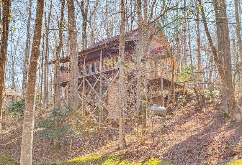 Quaint Dahlonega Cabin W/ Cavenders Creek Access!