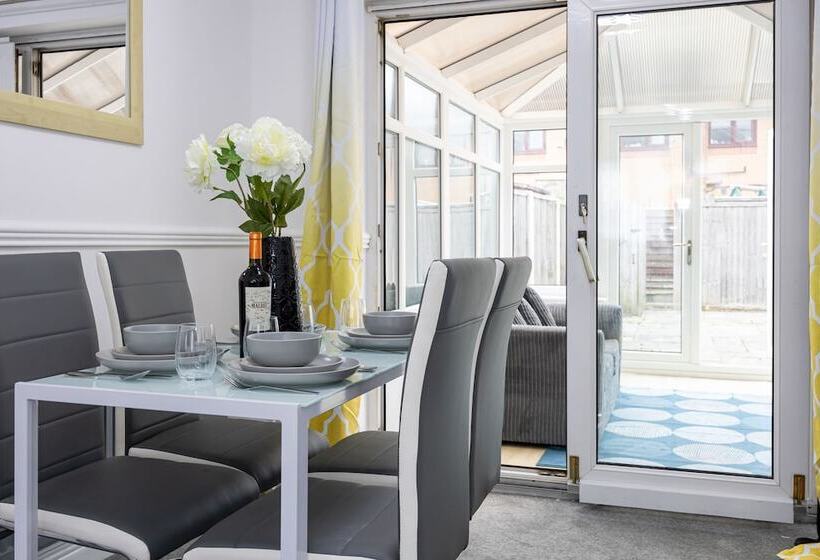 レジデンス Captivating 3 Bed House In Blackburn