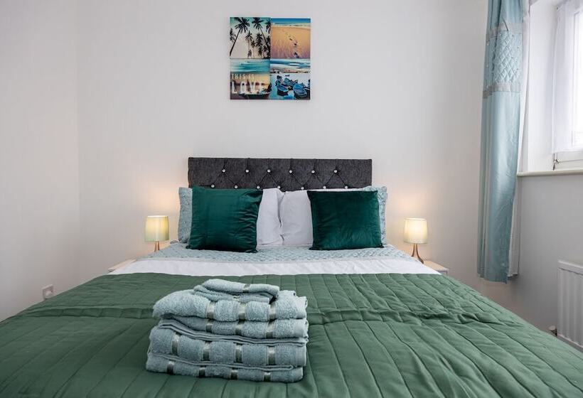 レジデンス Captivating 3 Bed House In Blackburn