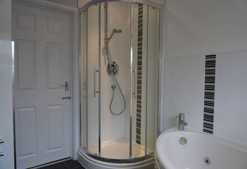 اقامتگاه Lovely House In Cambridge With 5 Double Beds