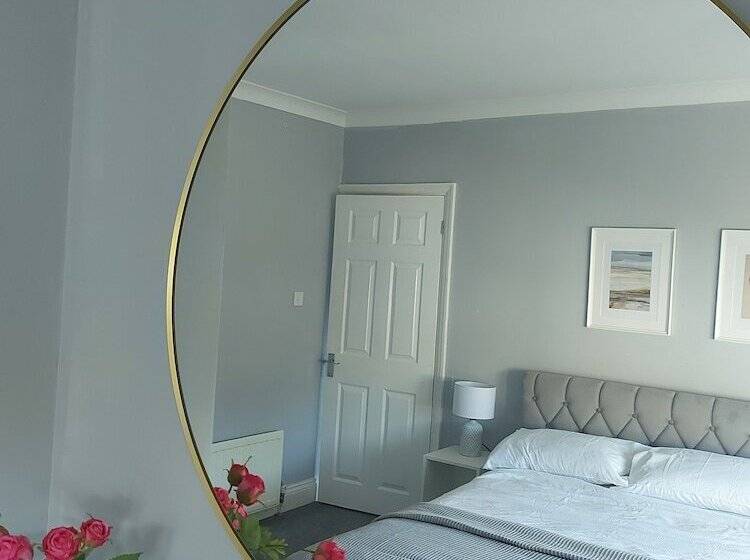 إقامة Spacious 3 Bed House In Brighton With Parking