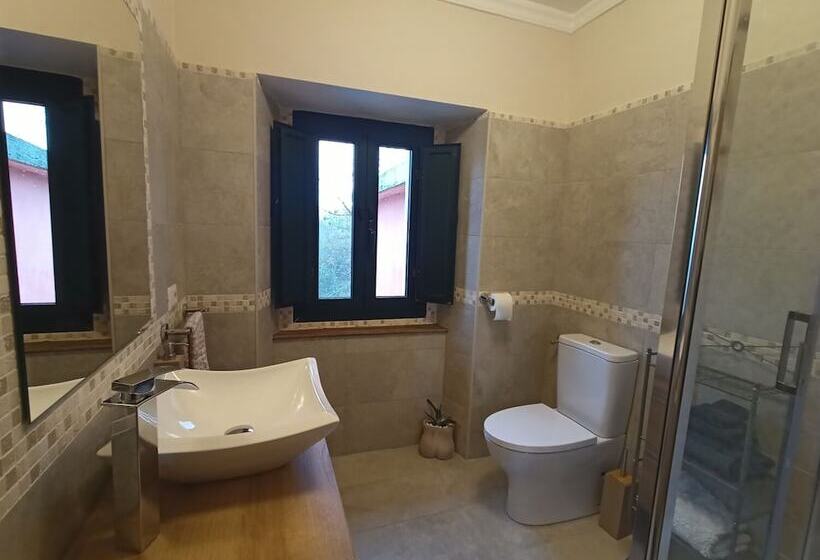 إقامة Stunning 3 Bed House In Gallinaro, Aircon And Pool