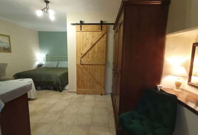 إقامة Stunning 3 Bed House In Gallinaro, Aircon And Pool