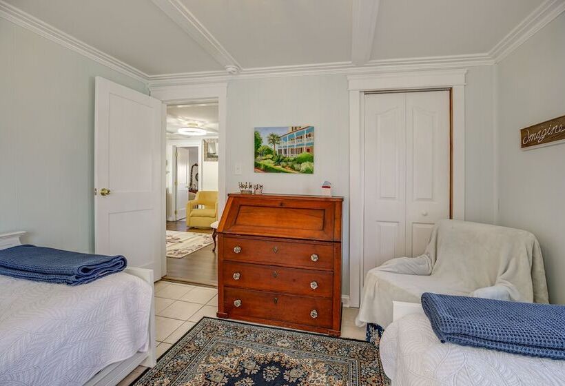 Cottage W/ Potomac River Views In Newburg!