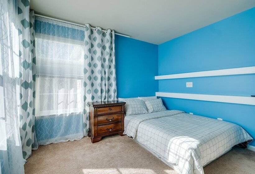 Spacious Woodbridge Home Near Leesylvania Park!