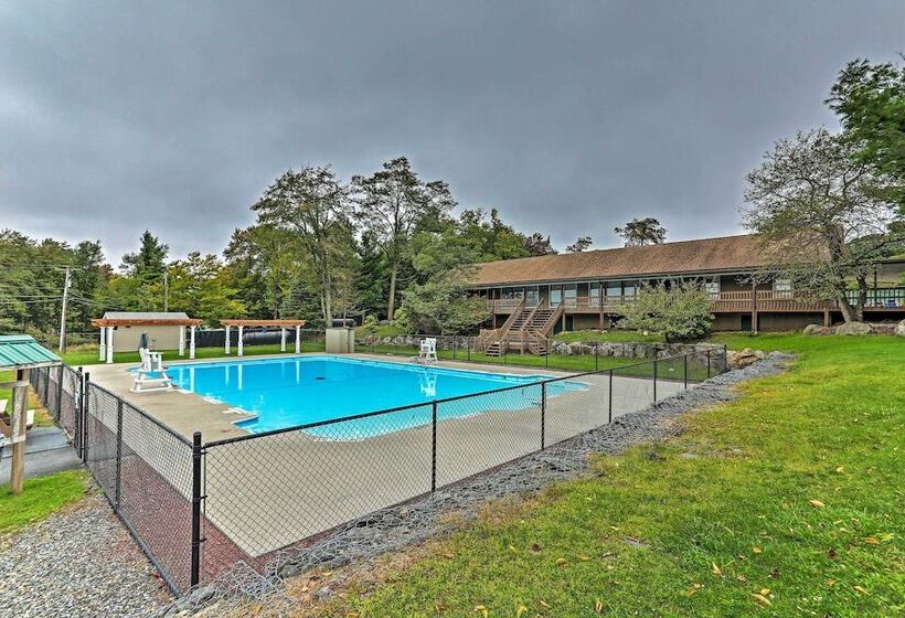 Tobyhanna Home W/ Game Room: 2 Mi To Dresser Lake!