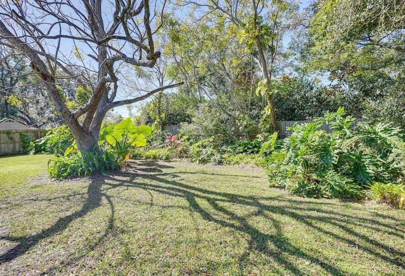 Vibrant Lakeland Home: 1 Mi To Lake Hollingsworth!
