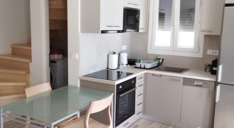 Zephyros Villas   Agios Nikitas