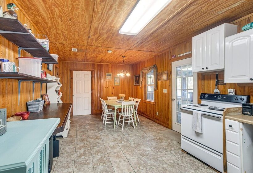 Georgia Lakefront Cabin W/ Fire Pit + Grills!