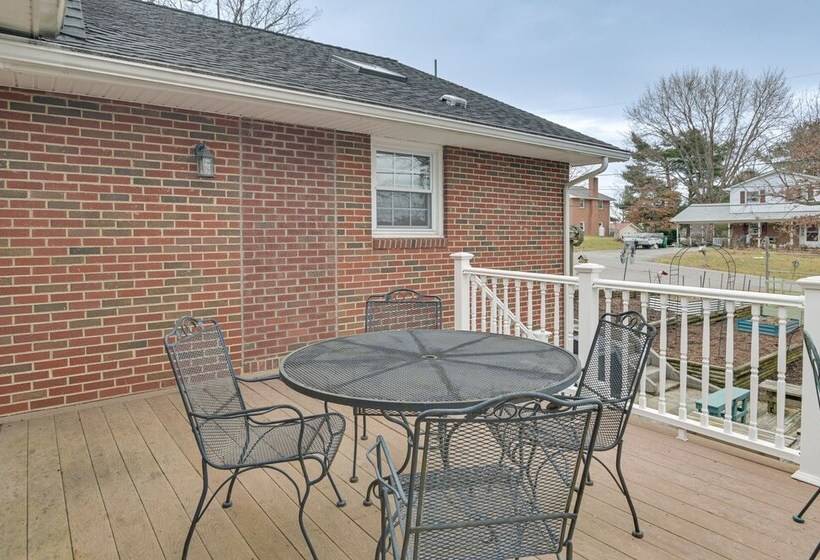 Large Home W/ Deck & Grill ~ 9 Mi To Virginia Tech