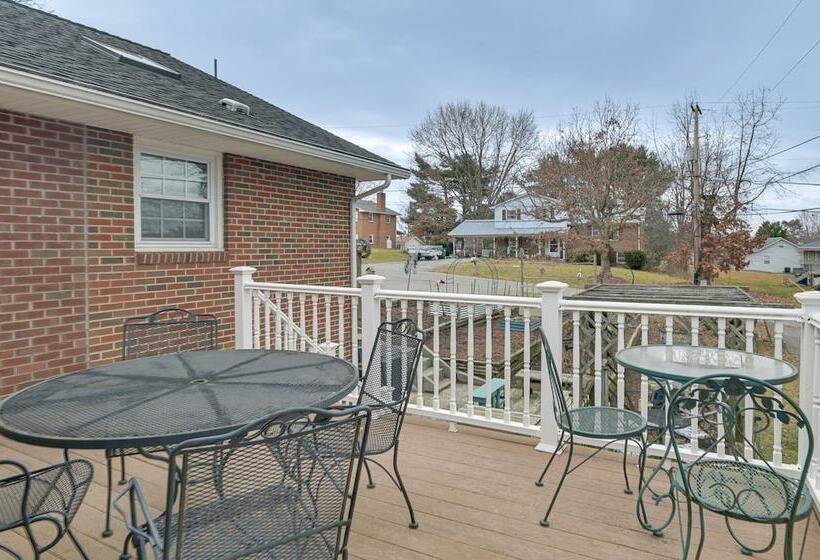 Large Home W/ Deck & Grill ~ 9 Mi To Virginia Tech