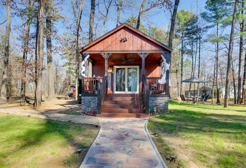 Pet Friendly Broken Bow Cabin: Hot Tub & Fireplace